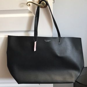 Black tote bag